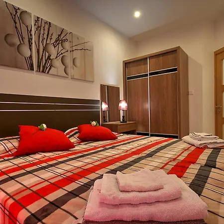 With Sea Views Appartement Marsaskala
